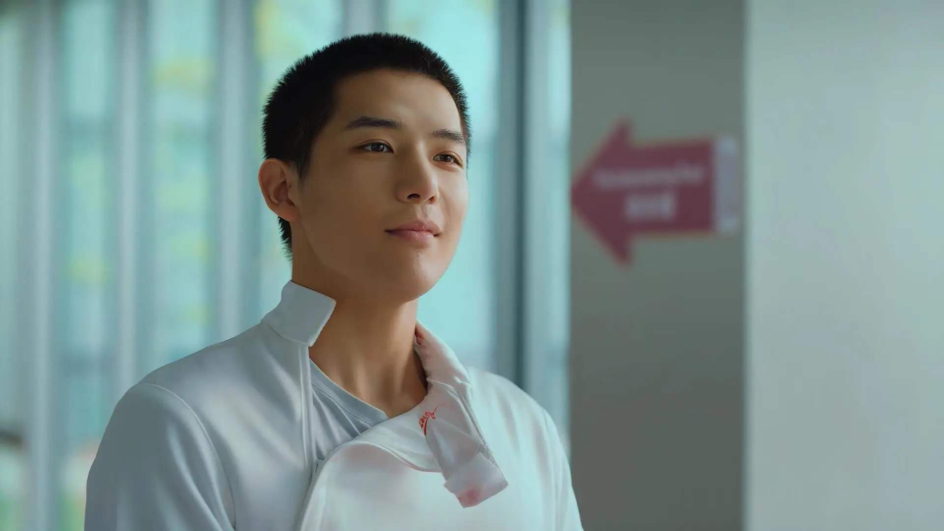 墨西哥球员脚底打滑摔出界,被判越位?,墨西哥国脚