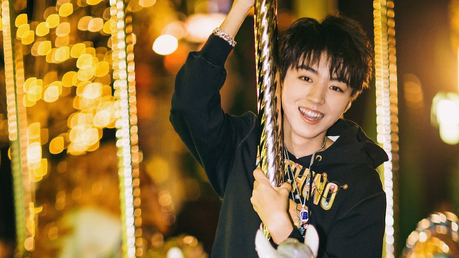 LEYU乐鱼体育官方网站-国际花样滑冰明星赛，优雅与力量的结合，国际花样滑冰锦标赛