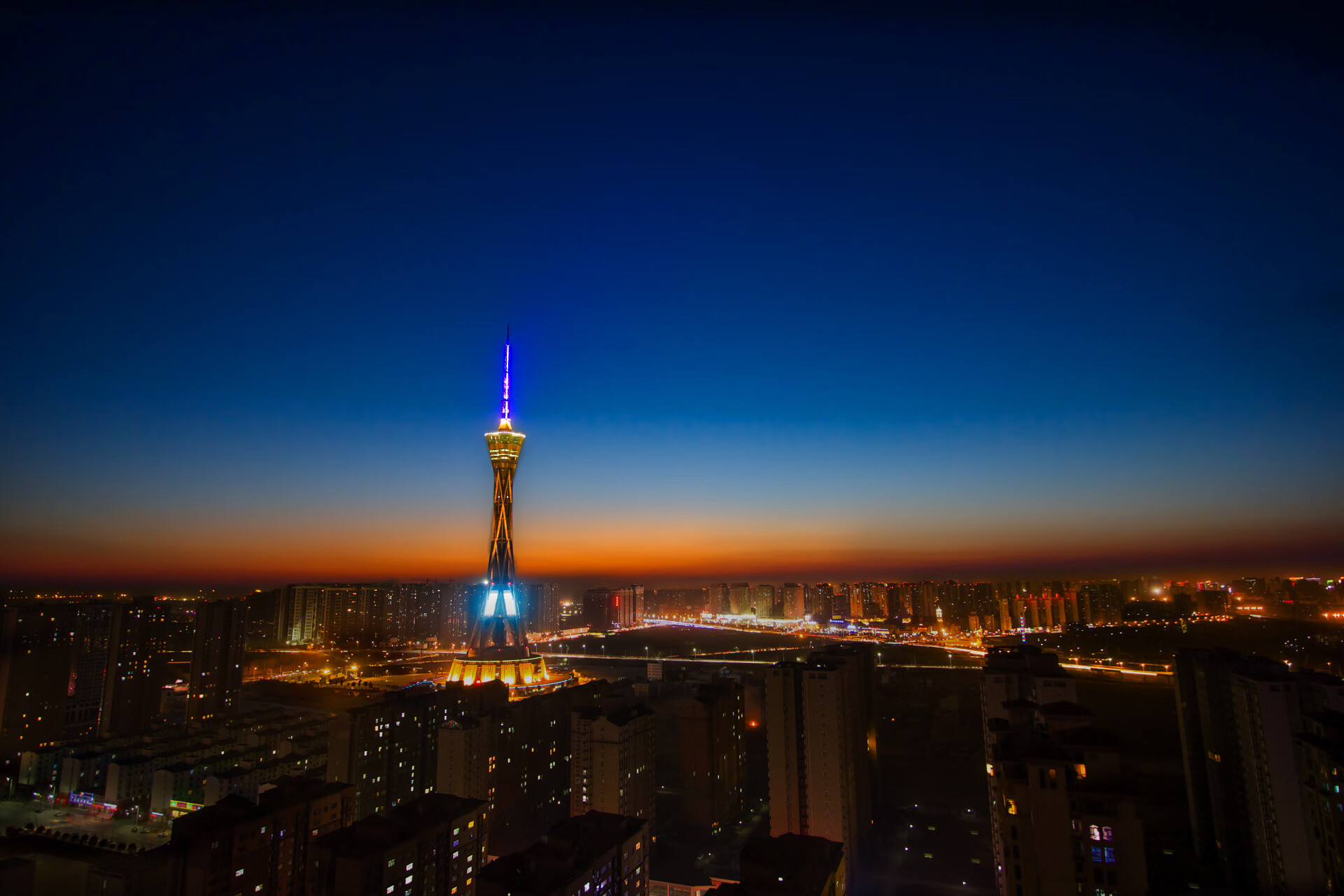 挑战传统!国内足球场上硝烟弥漫,足球场爆炸事件