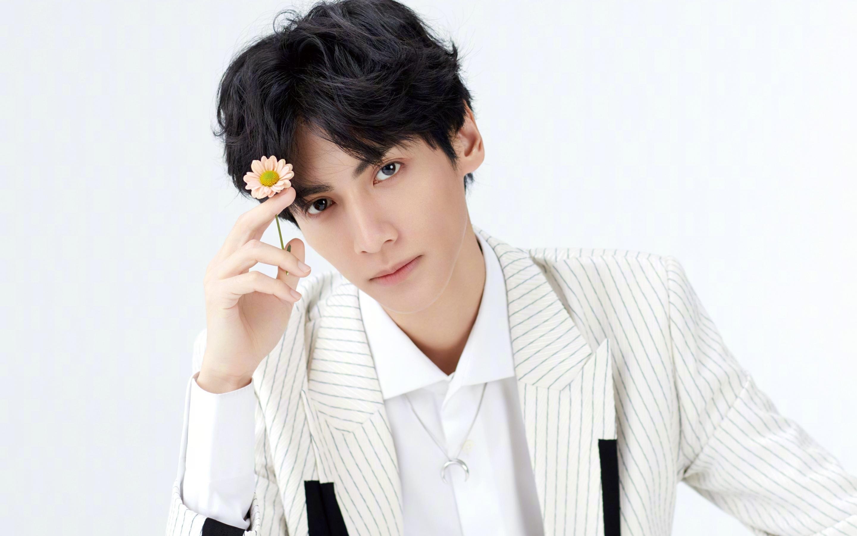 拜仁慕尼黑球迷组织举办庆祝活动,祝贺球队连胜,拜仁慕尼黑集体照