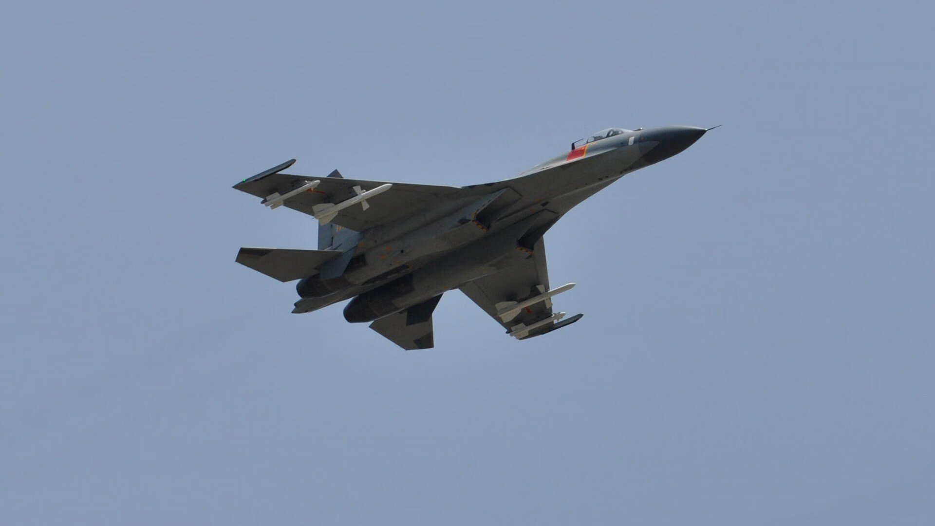 球场上的风云变化，透射强烈对抗